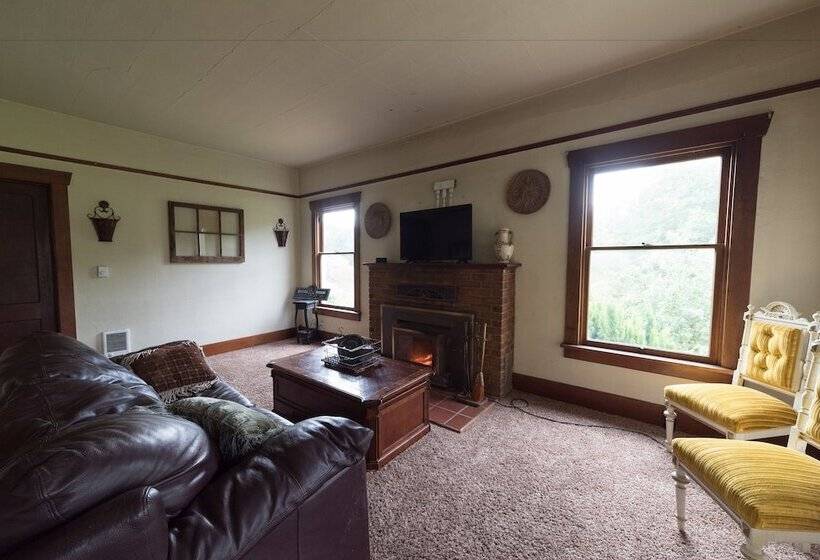 Mt. Rainier Ranch