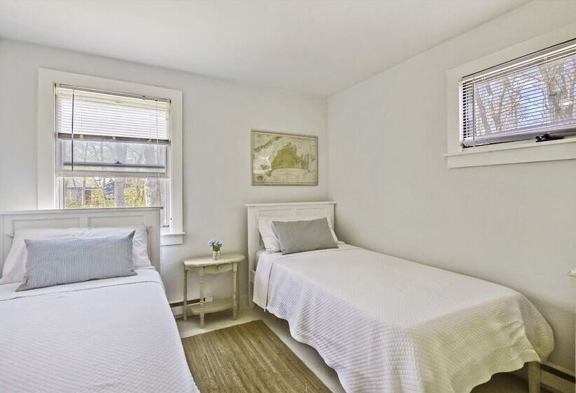 Oak Bluffs 3 Bed Cottage, Walk To Town