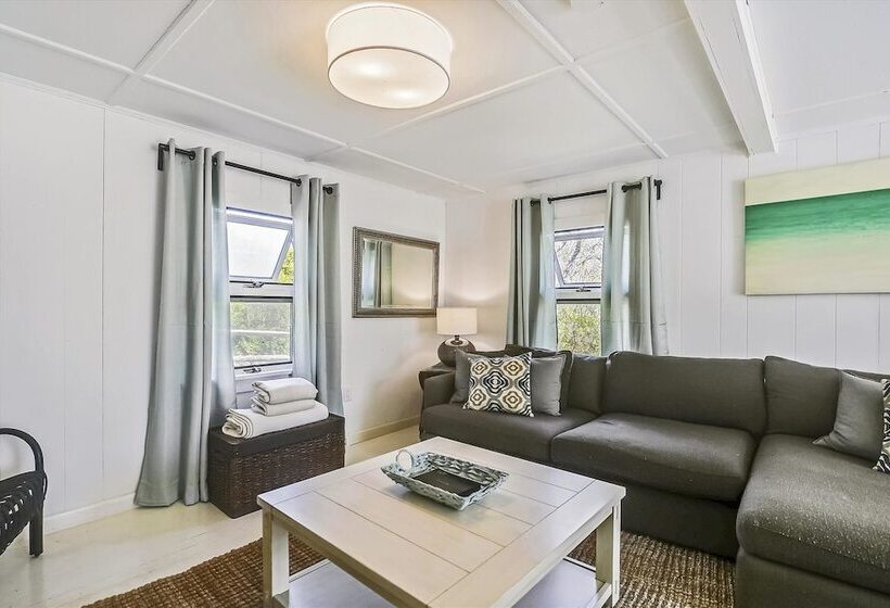 Oak Bluffs 3 Bed Cottage, Walk To Town