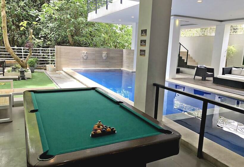 펜션 Reddoorz At Anton S Loft Designer Resort Pansol Calamba Laguna