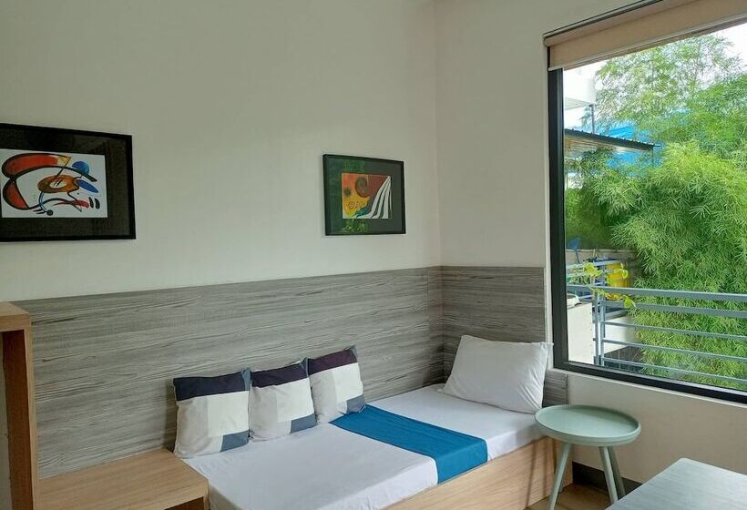 펜션 Reddoorz At Anton S Loft Designer Resort Pansol Calamba Laguna