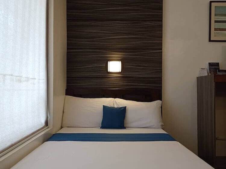 펜션 Reddoorz At Anton S Loft Designer Resort Pansol Calamba Laguna