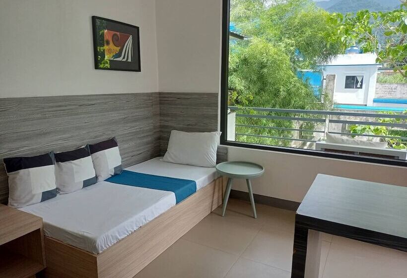 펜션 Reddoorz At Anton S Loft Designer Resort Pansol Calamba Laguna