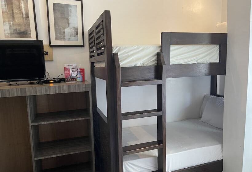 펜션 Reddoorz At Anton S Loft Designer Resort Pansol Calamba Laguna