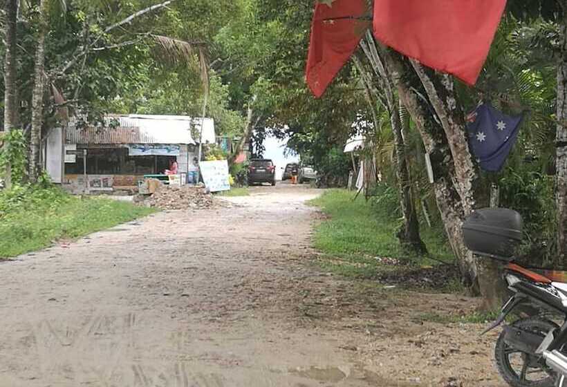 پانسیون Cherry S Transient Hub   Port Barton