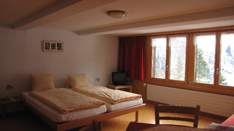 פנסיון Esthers Guesthouse