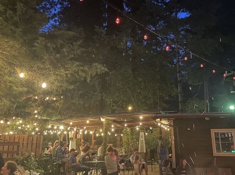 Redwoods River Resort