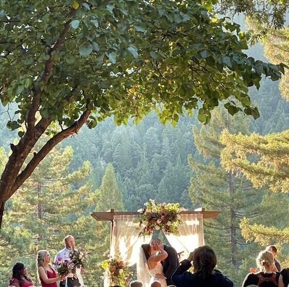 Redwoods River Resort