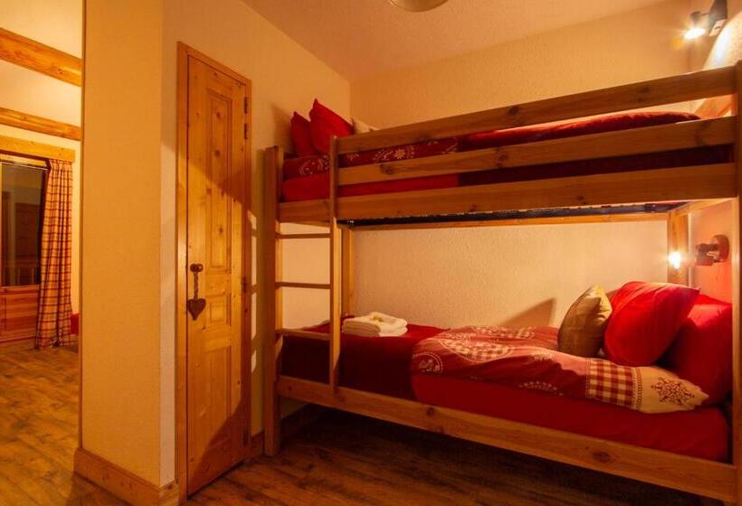 Отель Chalet Coeur Des Brévières By Chalet Chardons