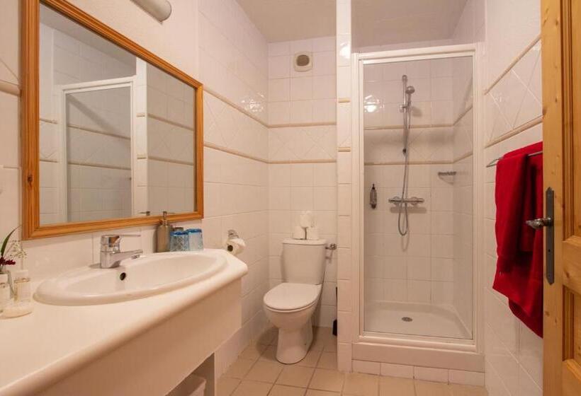 Отель Chalet Coeur Des Brévières By Chalet Chardons