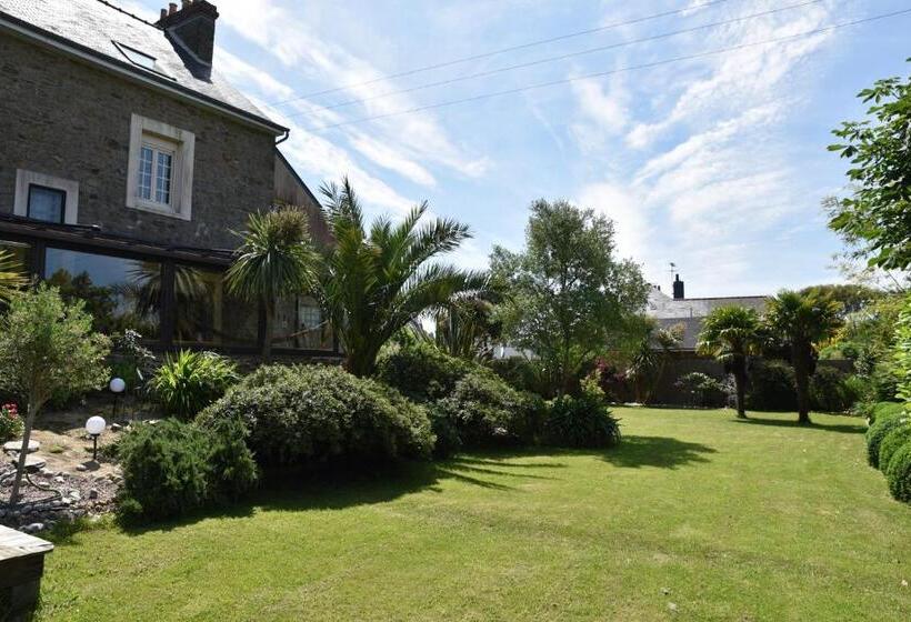 فندق Petite Emeraude