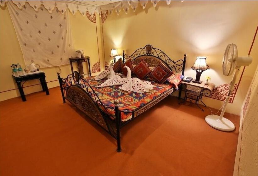 هتل Chokhi Dhani Desert Camp