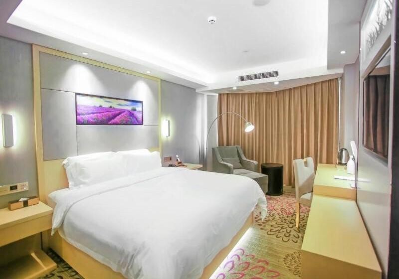 Lavande Hotel Nanchang Bayi Square Branch