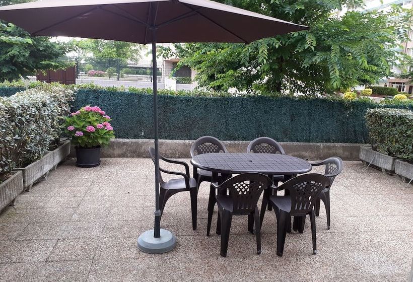 Apartamentos La Marina