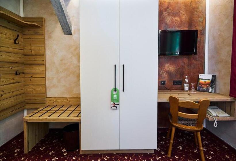 Flair Waldhotel Mellestollen