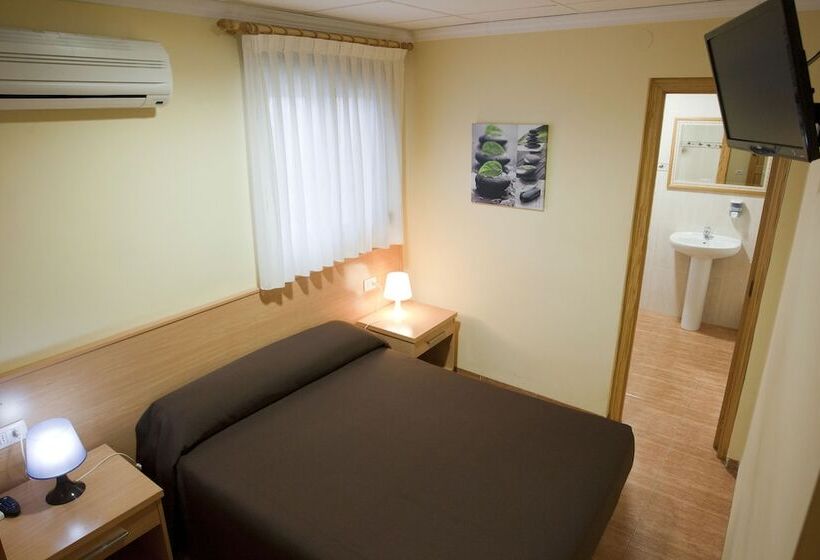 Хостел Pensión Tere Playa