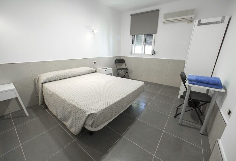 Хостел Pensión Tere Playa