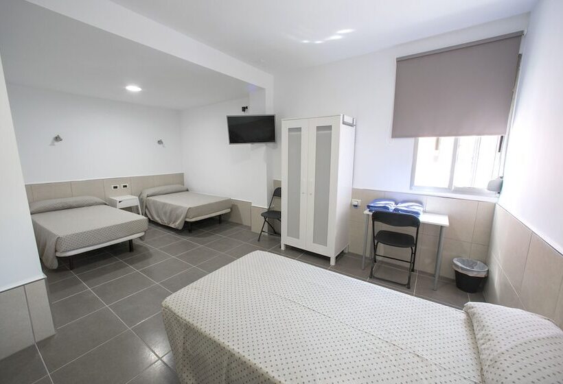 Хостел Pensión Tere Playa