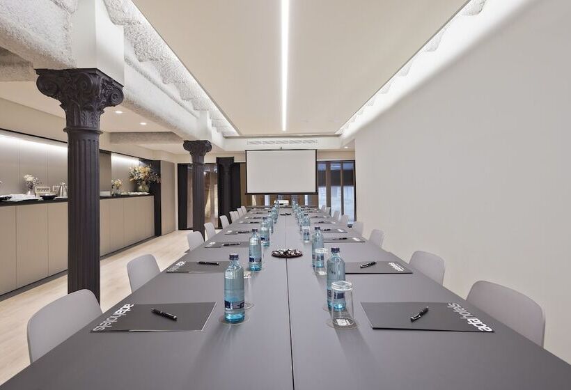 Отель Acta Atrium Palace