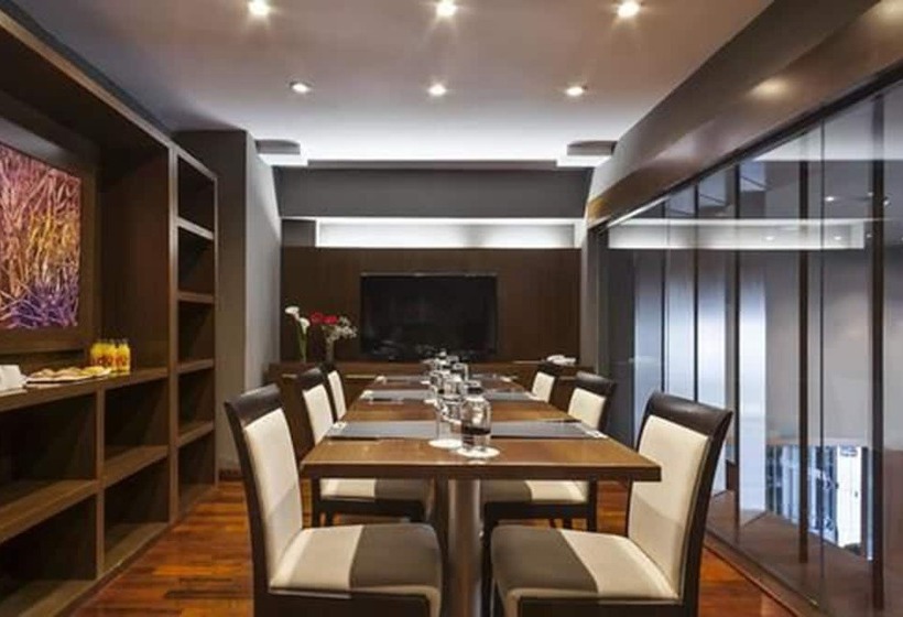 Отель Acta Atrium Palace