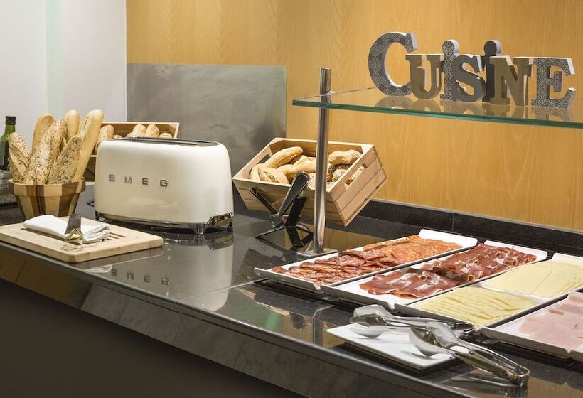 Отель Acta Atrium Palace