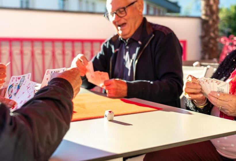 Отель Au Primerose