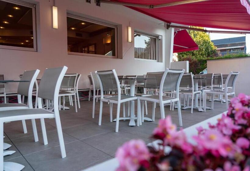 Отель Au Primerose