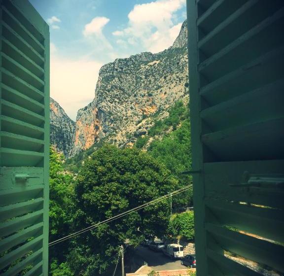 فندق Auberge De Calendal