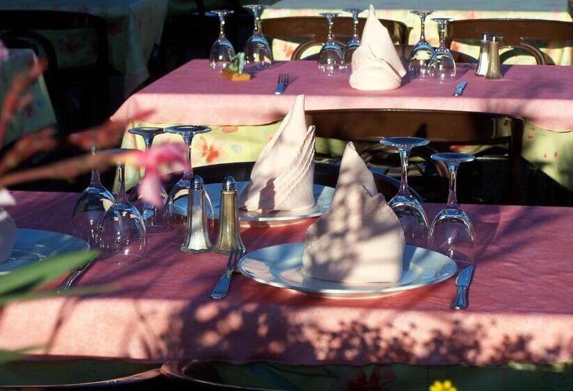 酒店 Auberge Le Cabaliros