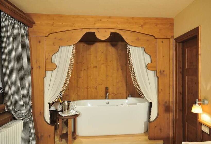 هتل Baita Fiorita