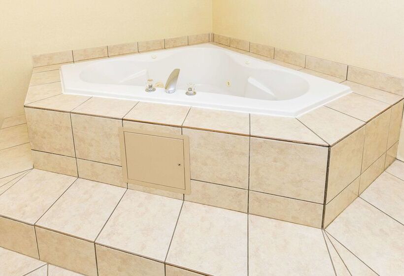 בית מלון כפרי Comfort Inn & Suites