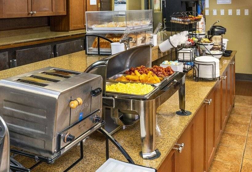 בית מלון כפרי Comfort Inn & Suites