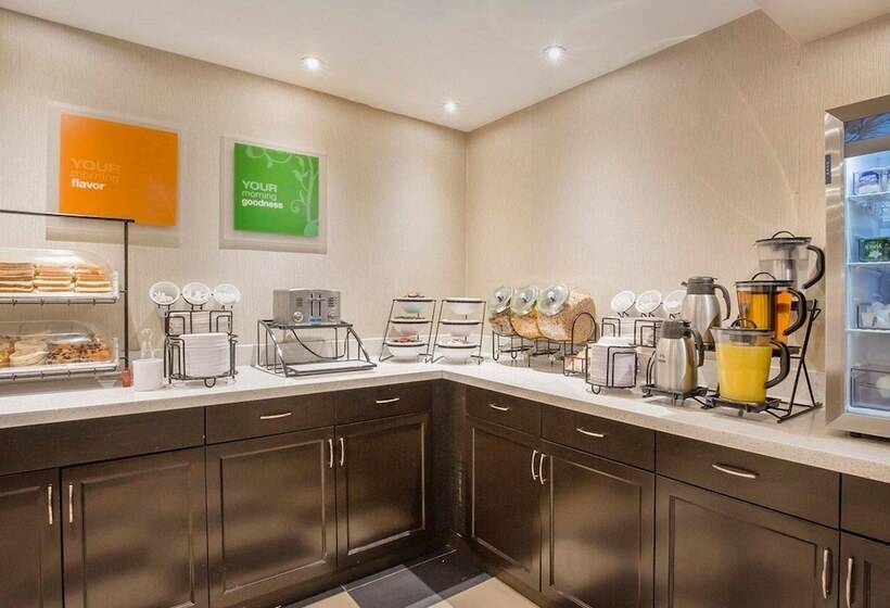 فندق Comfort Inn & Suites University