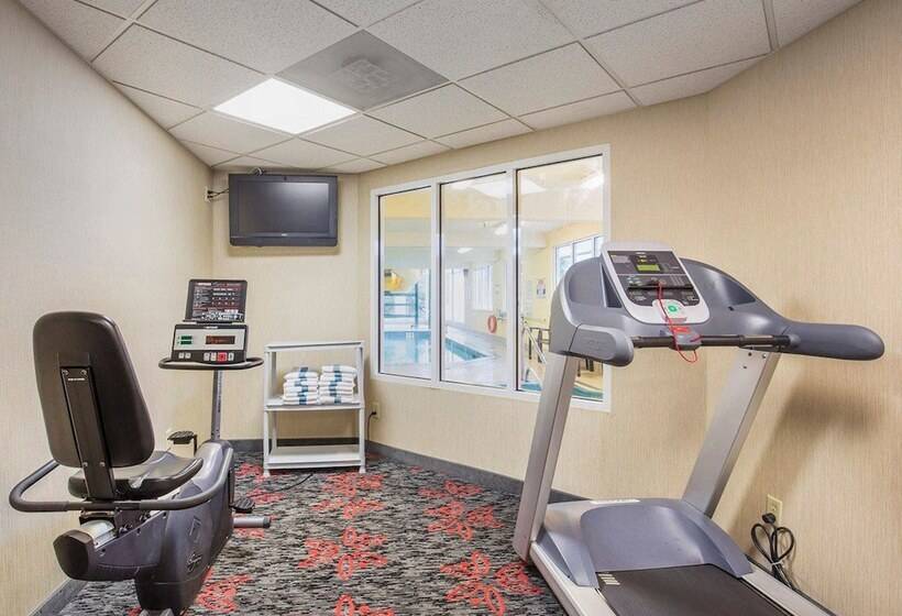 هتل Comfort Inn & Suites University