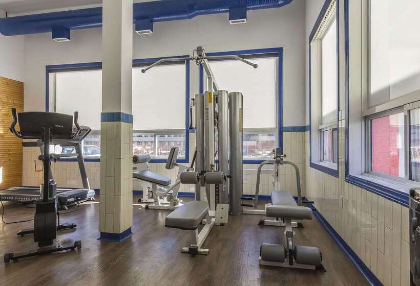 בית מלון כפרי Comfort Inn & Suites