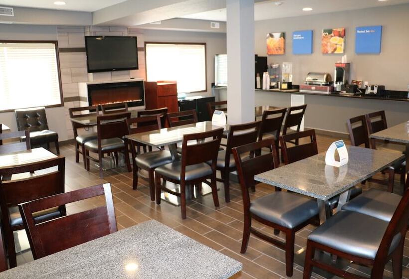 فندق Comfort Inn & Suites