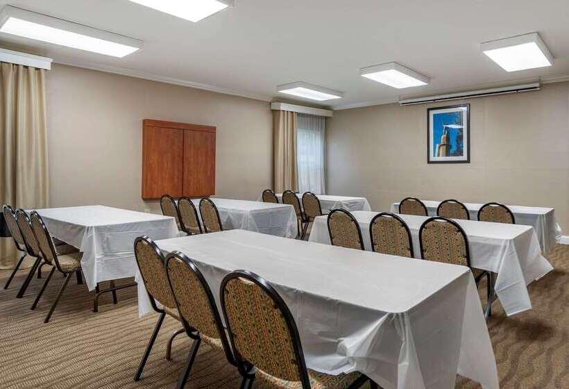 هتل Comfort Inn Birmingham  Irondale