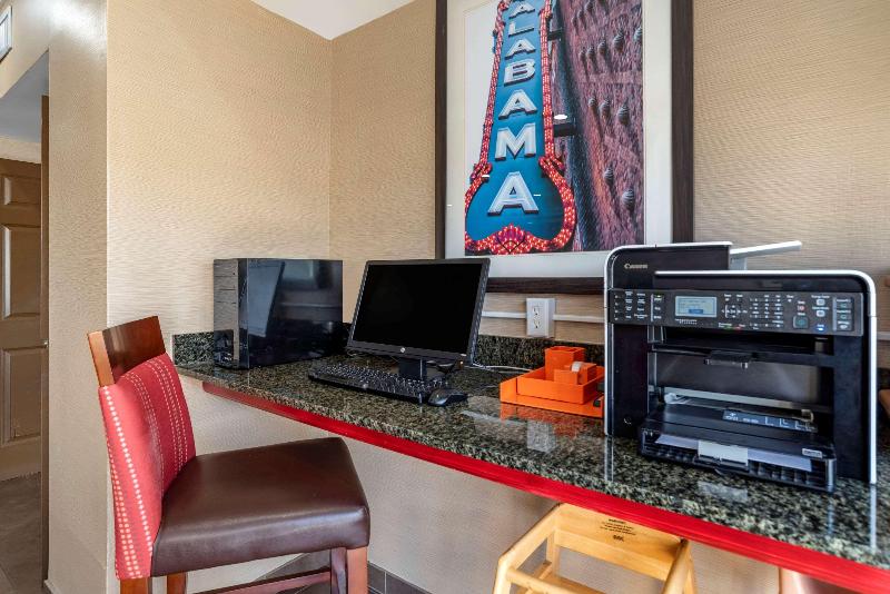 호텔 Comfort Inn Birmingham  Irondale