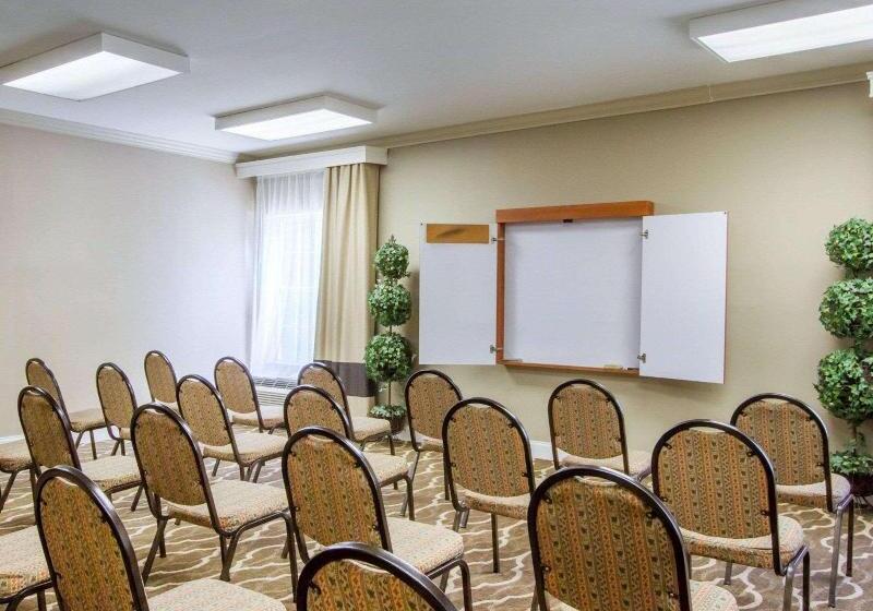 호텔 Comfort Inn Birmingham  Irondale