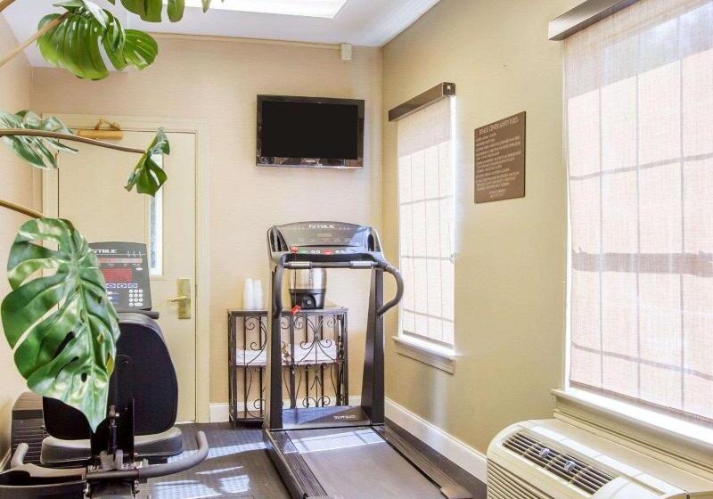 هتل Comfort Inn Birmingham  Irondale