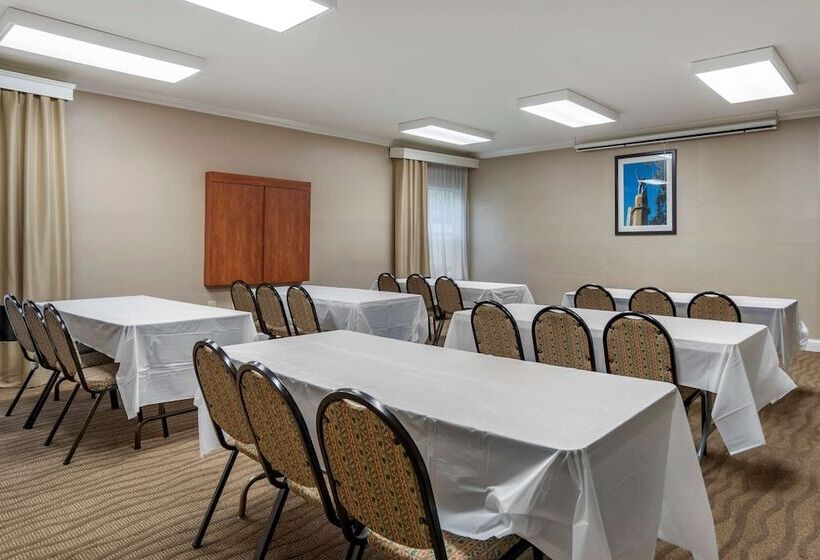 호텔 Comfort Inn Birmingham  Irondale