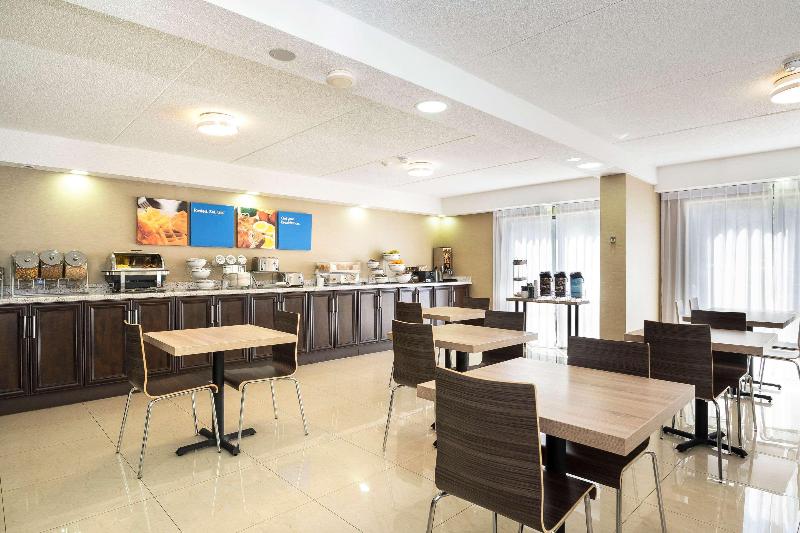 בית מלון כפרי Comfort Inn Lakeshore