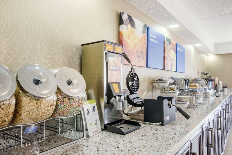 בית מלון כפרי Comfort Inn Lakeshore