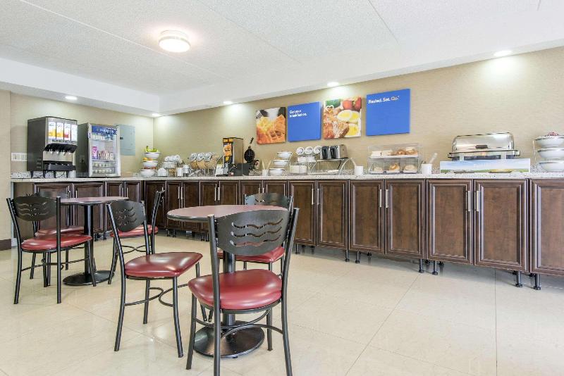 בית מלון כפרי Comfort Inn Lakeshore