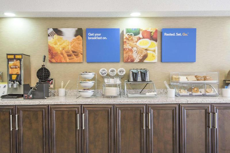 בית מלון כפרי Comfort Inn Lakeshore