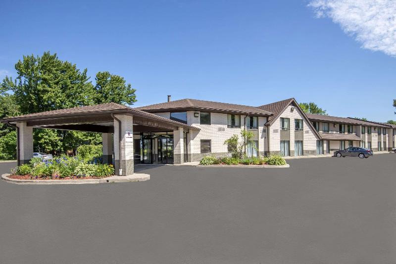 בית מלון כפרי Comfort Inn Lakeshore