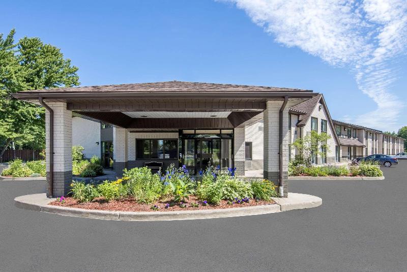 בית מלון כפרי Comfort Inn Lakeshore