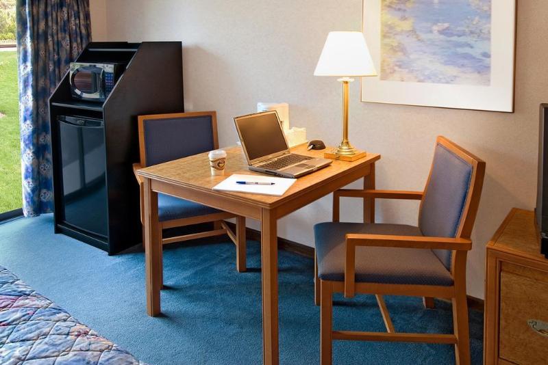 בית מלון כפרי Comfort Inn Lakeshore