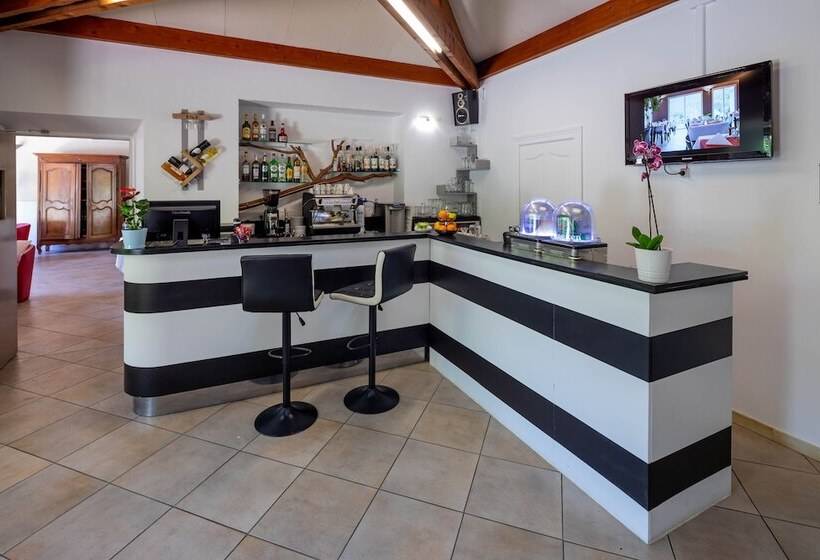 Logis Hotel Noemys Pont De L Etoile