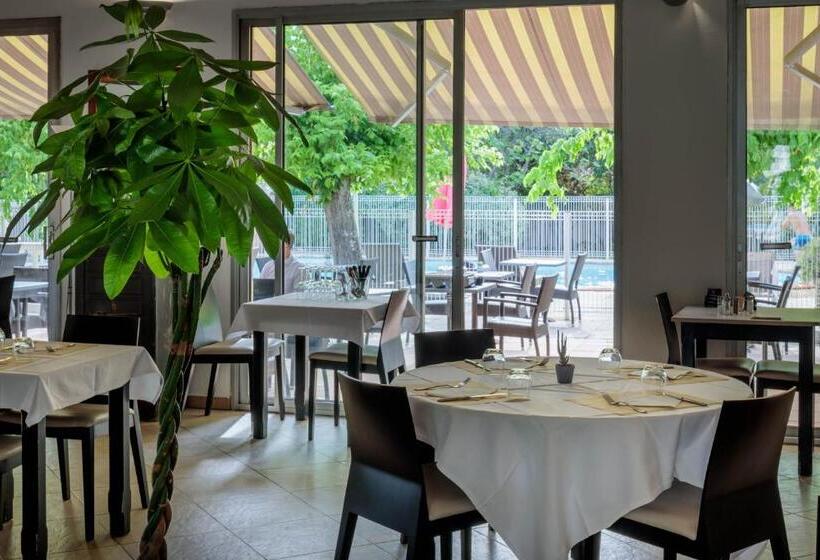 Logis Hotel Noemys Pont De L Etoile